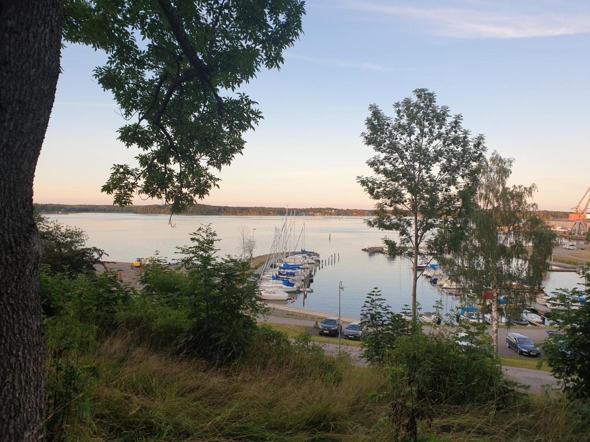 Soenerna Pa Nordgrenska Semesterboende 12B Åmål Esterno foto